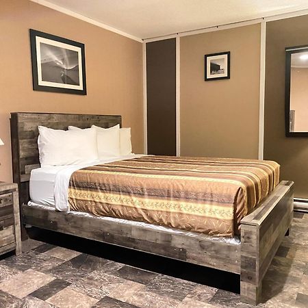 The George Dawson Inn & Conference Centre Dawson Creek Eksteriør bilde