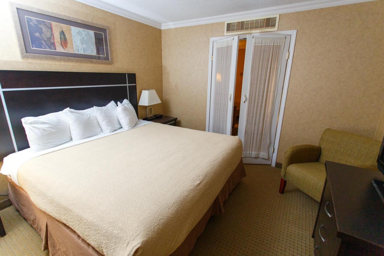 The George Dawson Inn & Conference Centre Dawson Creek Eksteriør bilde