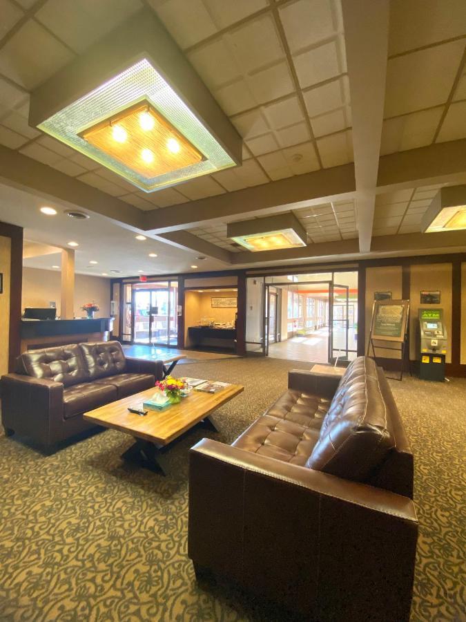 The George Dawson Inn & Conference Centre Dawson Creek Eksteriør bilde
