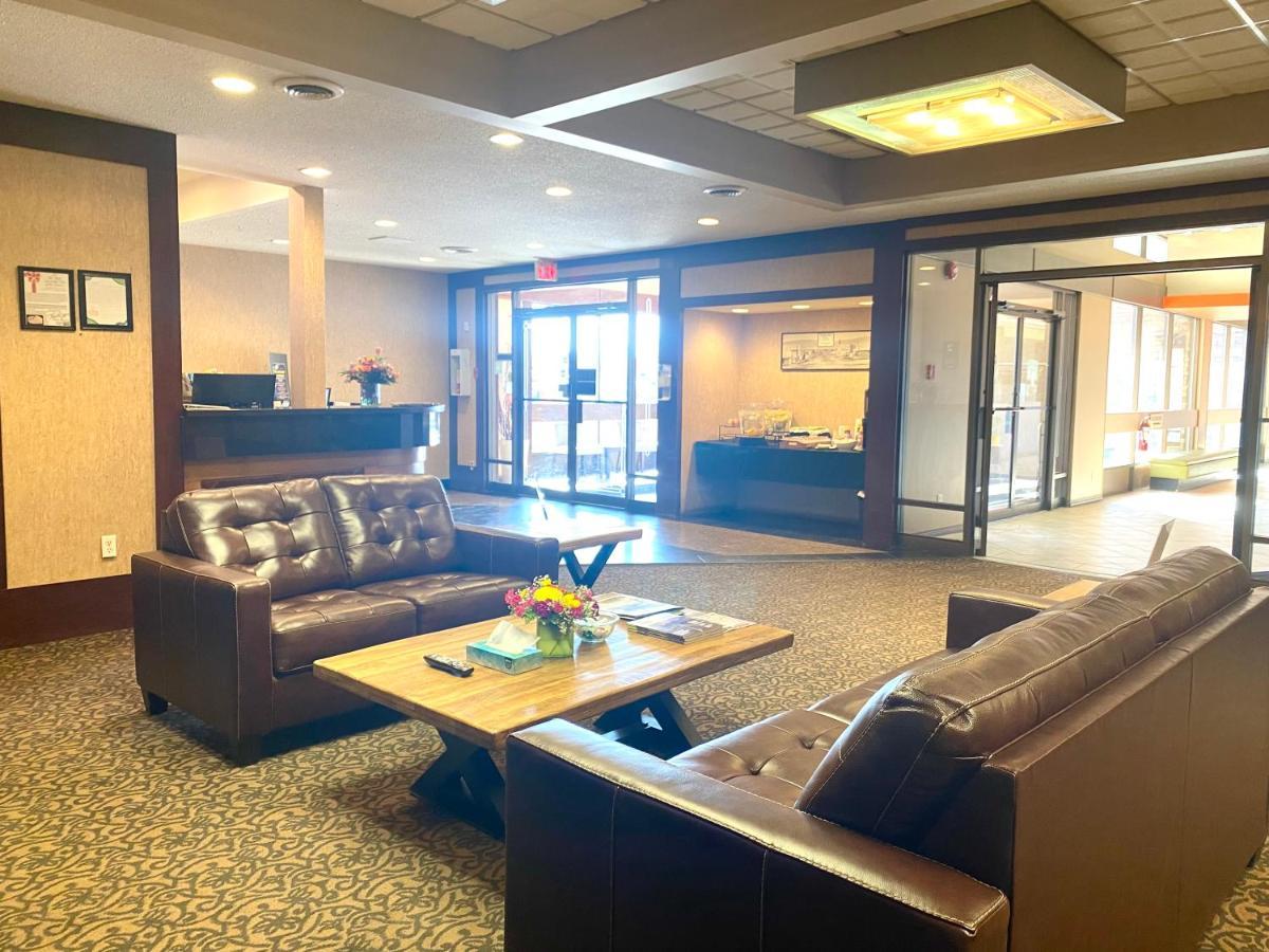 The George Dawson Inn & Conference Centre Dawson Creek Eksteriør bilde